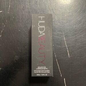 Brand new HUDA BEAUTY FauxFilter Foundation - In the Shade Cinnamon.